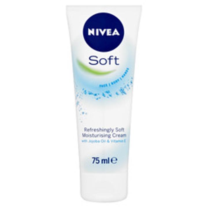 Nivea Soft Refreshingly Soft Moisturizing Cream